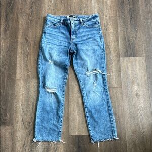Kut from the Kloth Jeans. Women’s size 6. High Rise Reese Straight, Distressed.
